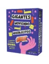 Gigantes moviendo mueblecitos